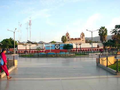 PLAZA DE ARMAS DE NAZCA 03