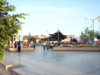 PLAZA DE ARMAS DE NAZCA 04