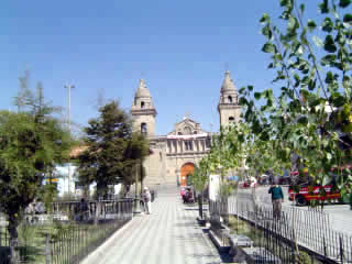 PLAZA DE ARMAS DE JAUJA 01