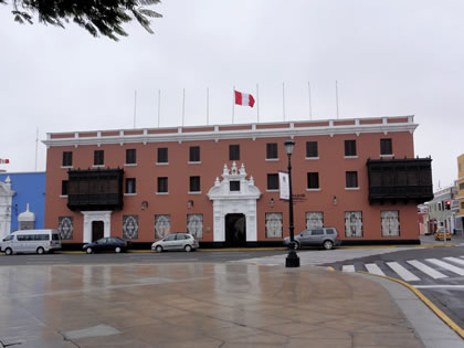 PLAZA DE ARMAS DE TRUJILLO 13