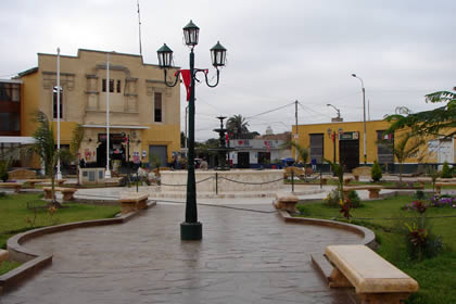 PLAZA DE ARMAS DE SAN PEDRO DE LLOC 05