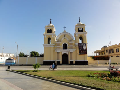 PLAZA DE ARMAS DE CHOCOPE 03