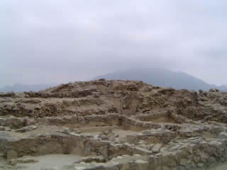 CARAL PIRAMIDE DEL ANFITEATRO 01