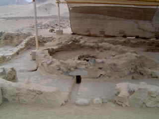 CARAL PIRAMIDE DEL ANFITEATRO 02