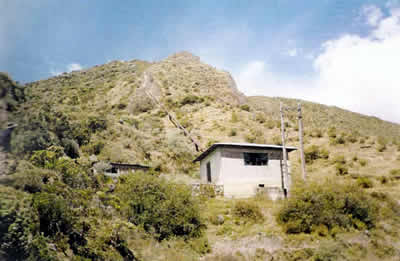 ANTIGUA PLANTA ELECTRICA DEL PUEBLO DE SANTA CRUZ DE ANDAMARCA