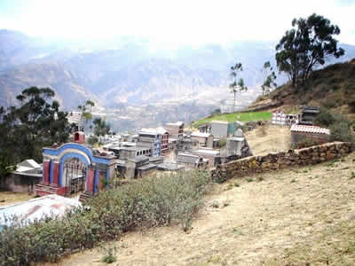 CEMENTERIO DEL PUEBLO DE SANTA CRUZ DE ANDAMARCA