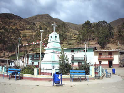 PLAZA PRINCIPAL SANTA CRUZ DE ANDAMARCA