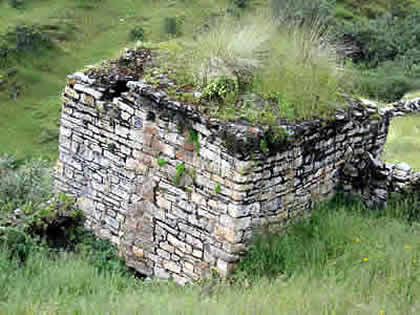 RESTOS ARQUEOLOGICOS DE CARIHUAIN 04