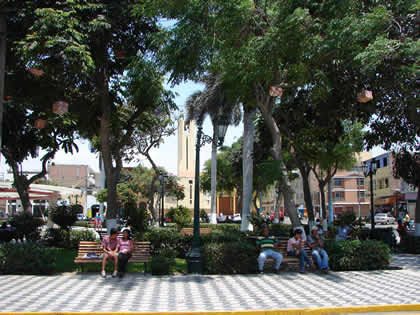 PLAZA DE ARMAS DE HUACHO 02