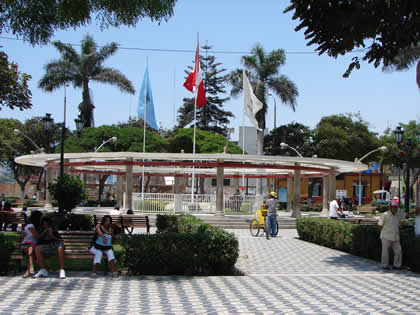 PLAZA DE ARMAS DE HUACHO 04