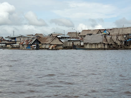 BARRIO DE BELEN EN BOTE 13