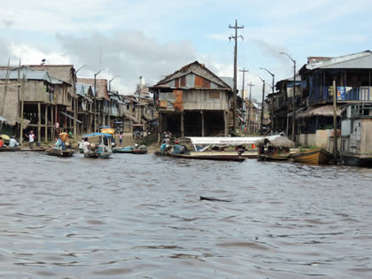 BARRIO DE BELEN EN BOTE 16