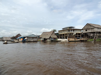 BARRIO DE BELEN EN BOTE 27