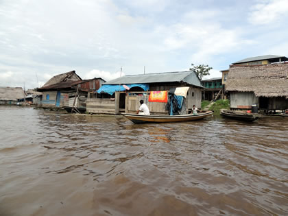 BARRIO DE BELEN EN BOTE 29