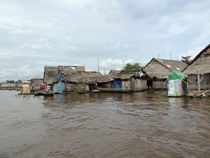 BARRIO DE BELEN EN BOTE 32