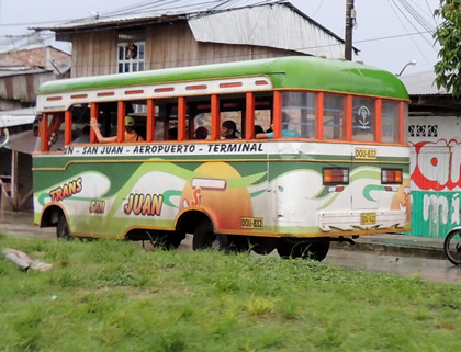 LOS BUSES DE IQUITOS 01