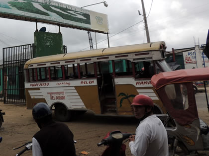 LOS BUSES DE IQUITOS 09