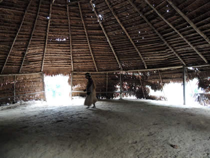 DANZANDO CON LOS YAHUAS 02