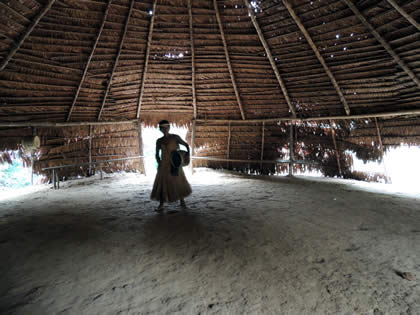 DANZANDO CON LOS YAHUAS 03