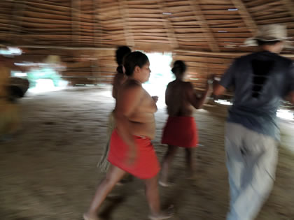 DANZANDO CON LOS YAHUAS 08