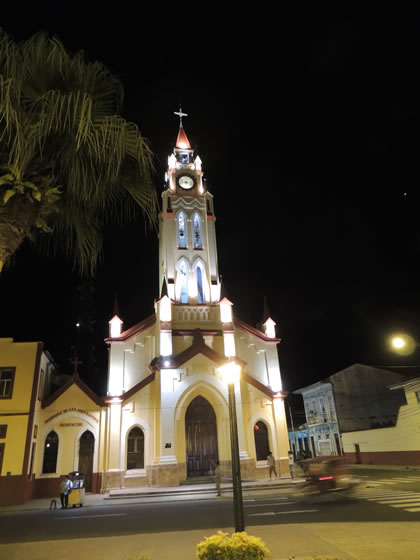 ILUMINACION IGLESIA MATRIZ IQUITOS 01