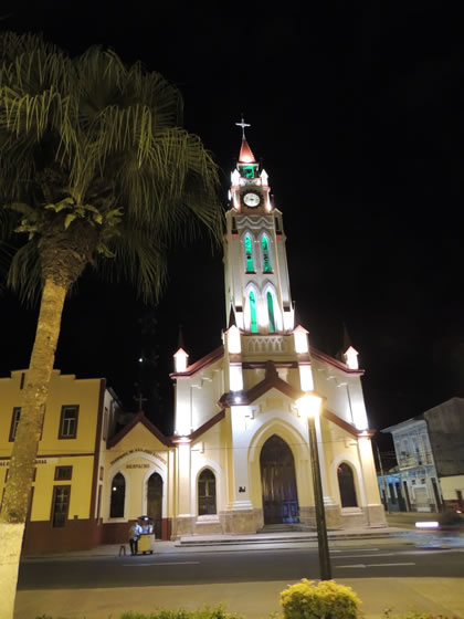 ILUMINACION IGLESIA MATRIZ IQUITOS 06