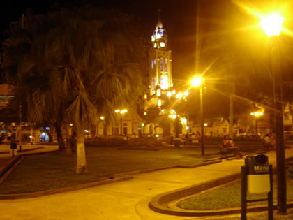 PLAZA DE ARMAS DE IQUITOS