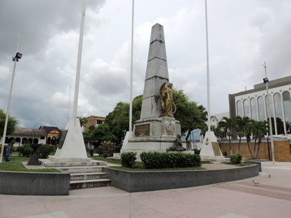 PLAZA DE ARMAS DE IQUITOS 02