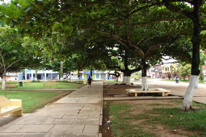 PLAZA DE ARMAS DE PUERTO MALDONADO 10