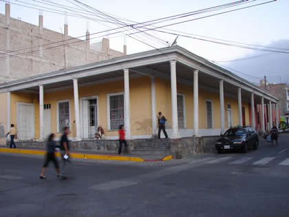 CASONAS COLONIALES Y SUS BALCONES 06