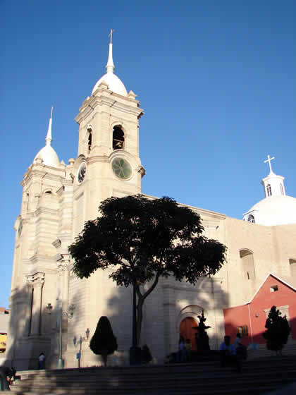 CATEDRAL MOQUEGUA 02