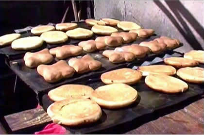 EL TRADICIONAL PAN DE TORATA 05