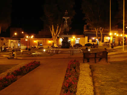 PLAZA ARMAS DE NOCHE 04