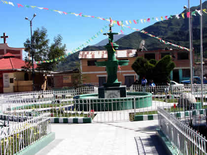 PLAZA DE ARMAS DE CARUMAS 01