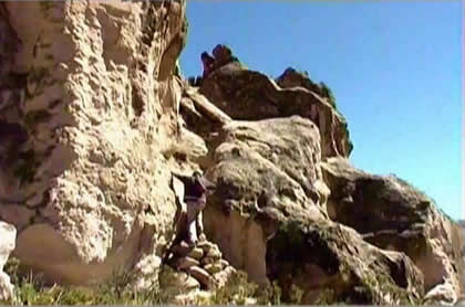 ROCA DEL LABERINTO MUNICIPALIDAD DE TORATA 02