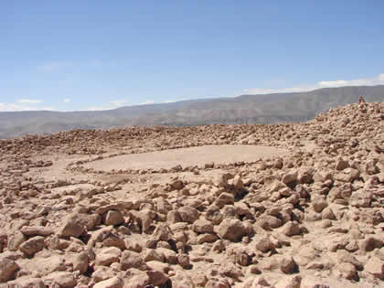 SITIO ARQUEOLOGICO CERRO BAUL 02