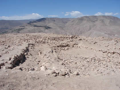 SITIO ARQUEOLOGICO CERRO BAUL 04