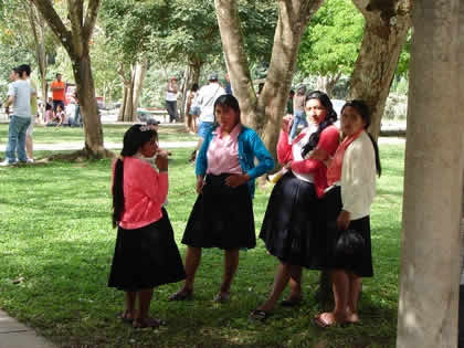 PLAZA DE ARMAS DE POZUZO 04