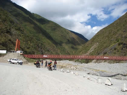 PUENTE YANANGO EN LA RUTA TARMA LA MERCED 03