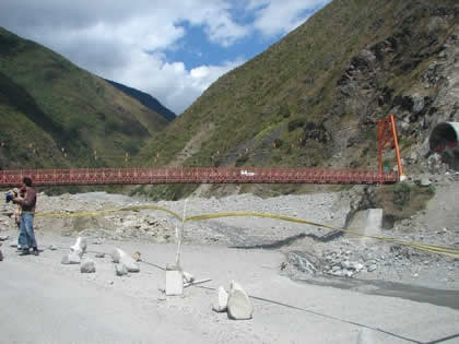 PUENTE YANANGO EN LA RUTA TARMA LA MERCED 04