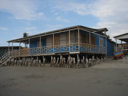 CASAS DE PLAYA COLAN 03