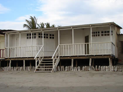 CASAS DE PLAYA COLAN 09