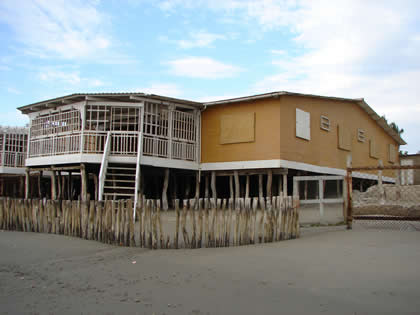 CASAS DE PLAYA COLAN 13