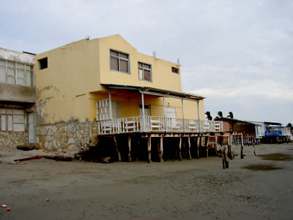 CASAS DE PLAYA COLAN 17