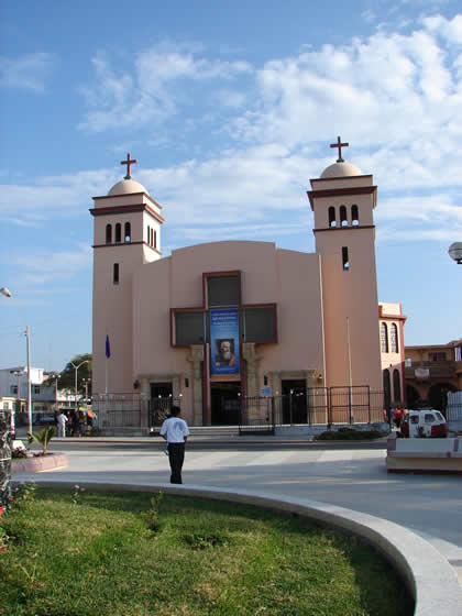 IGLESIA LA INMACULADA DE TALARA 01