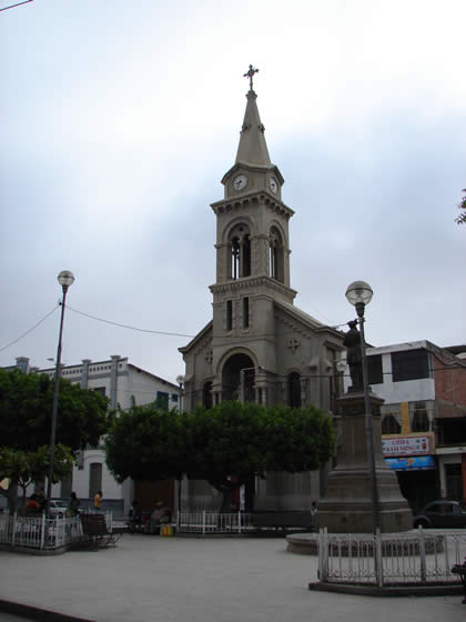 IGLESIA MARIA AUXILIADORA DE LA CIUDAD DE PIURA 03