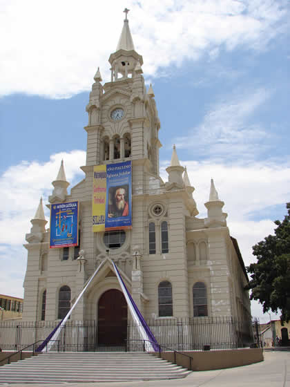 IGLESIA MATRIZ SANTISIMA TRINIDAD DE SULLANA 01