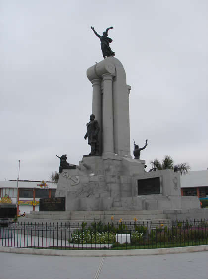 OVALO GRAU DE LA CIUDAD DE PIURA 03