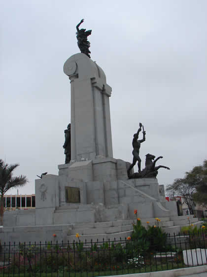 OVALO GRAU DE LA CIUDAD DE PIURA 05