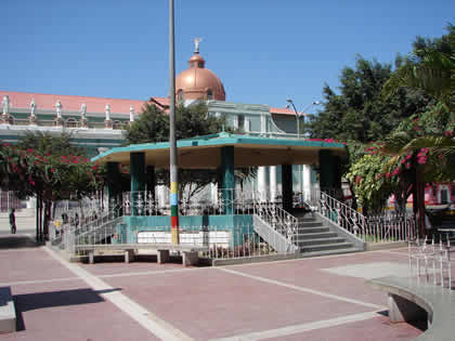 PLAZA DE ARMAS DE CATACAOS 03